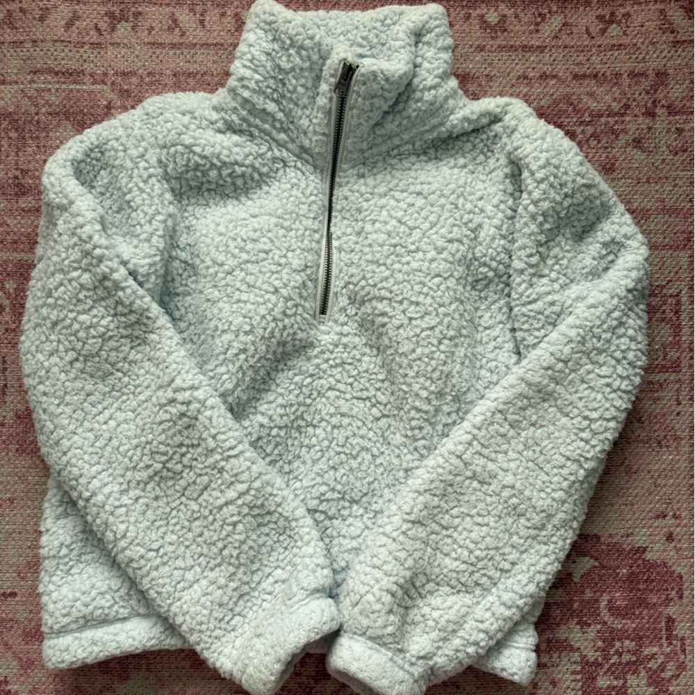 Abercrombie and fitch Sherpa - worn only a few times 💘